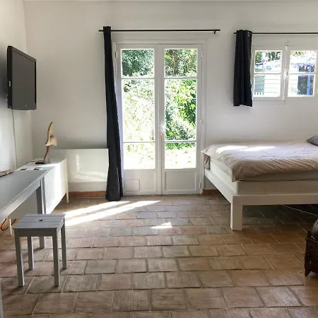 Maison d'hôtes Le Calme 2 *